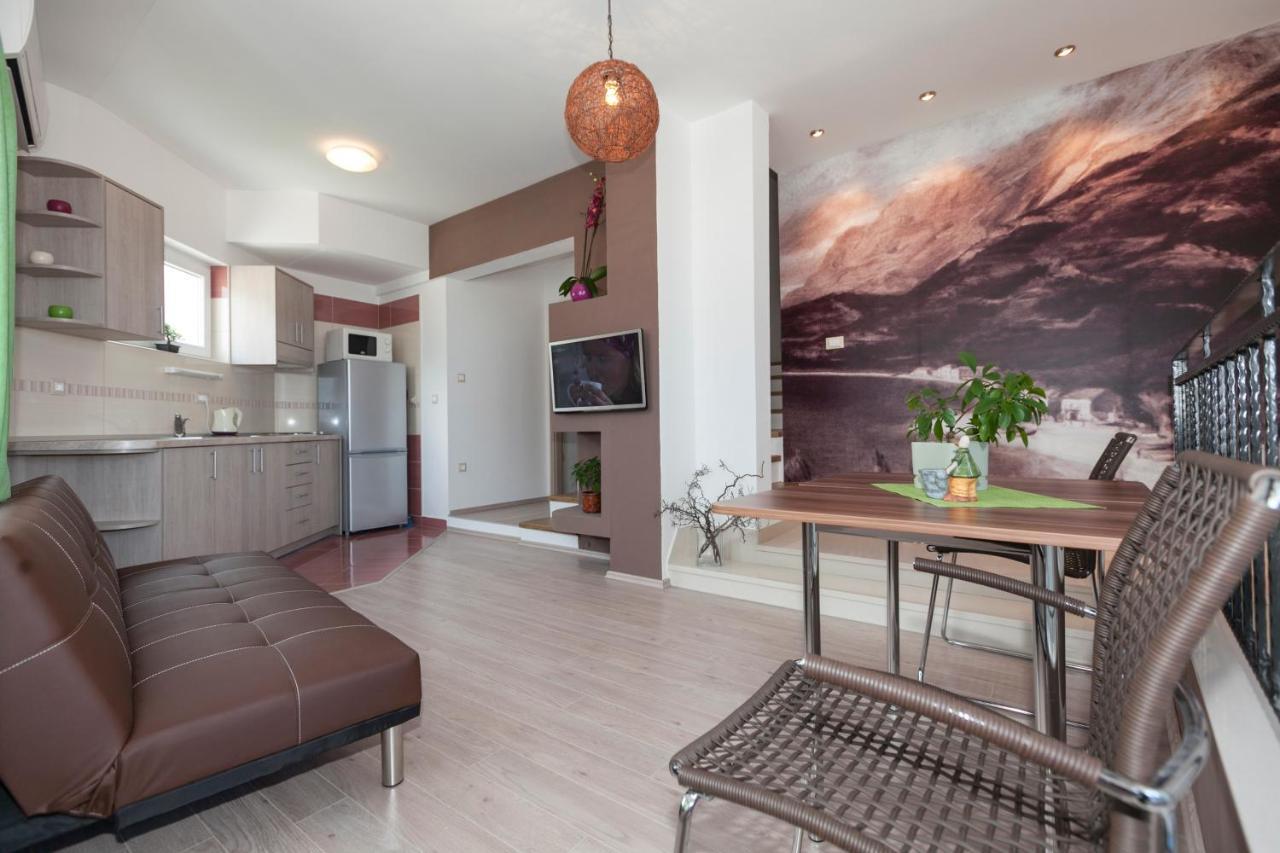 Apartmani Iva Tučepi エクステリア 写真