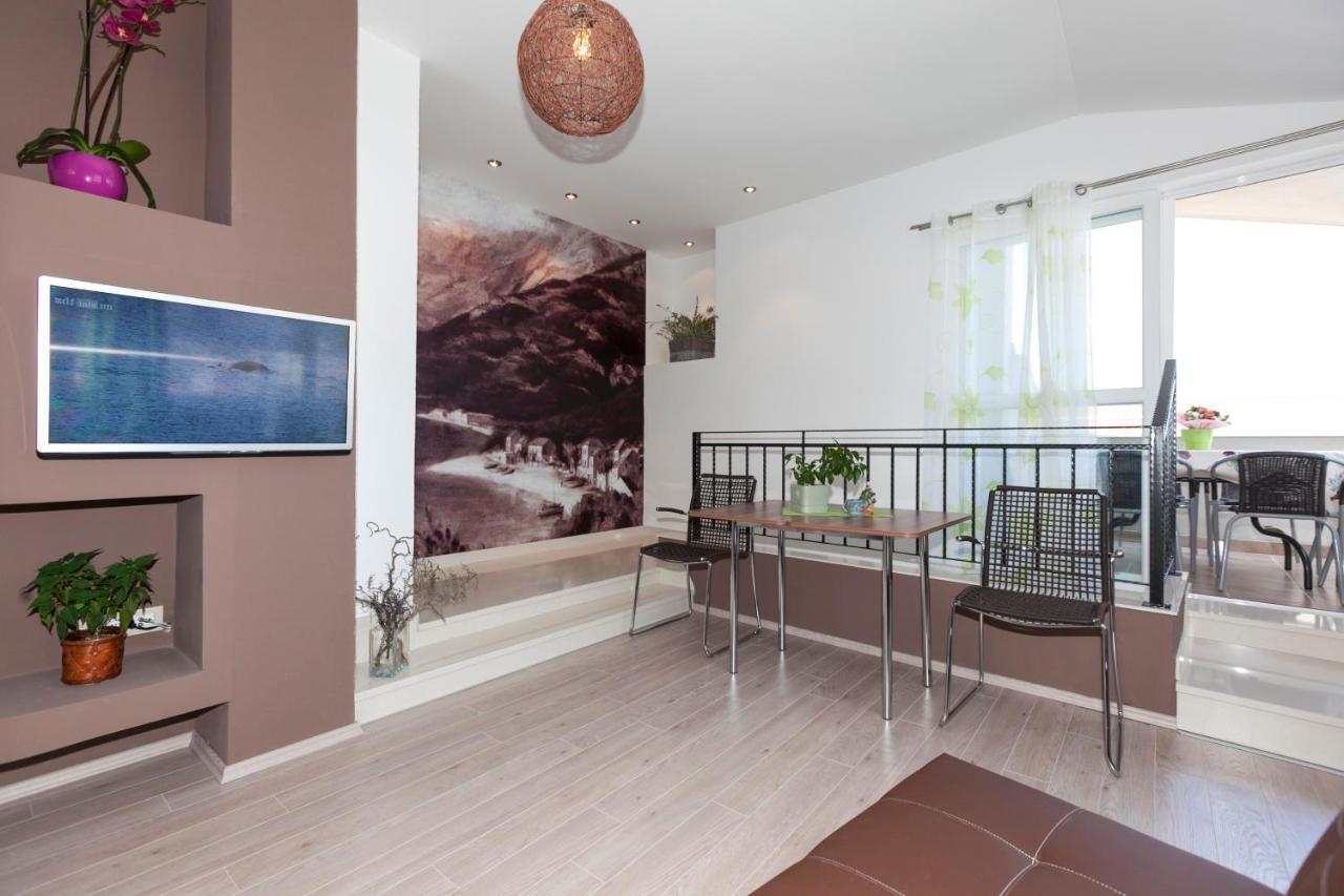Apartmani Iva Tučepi エクステリア 写真