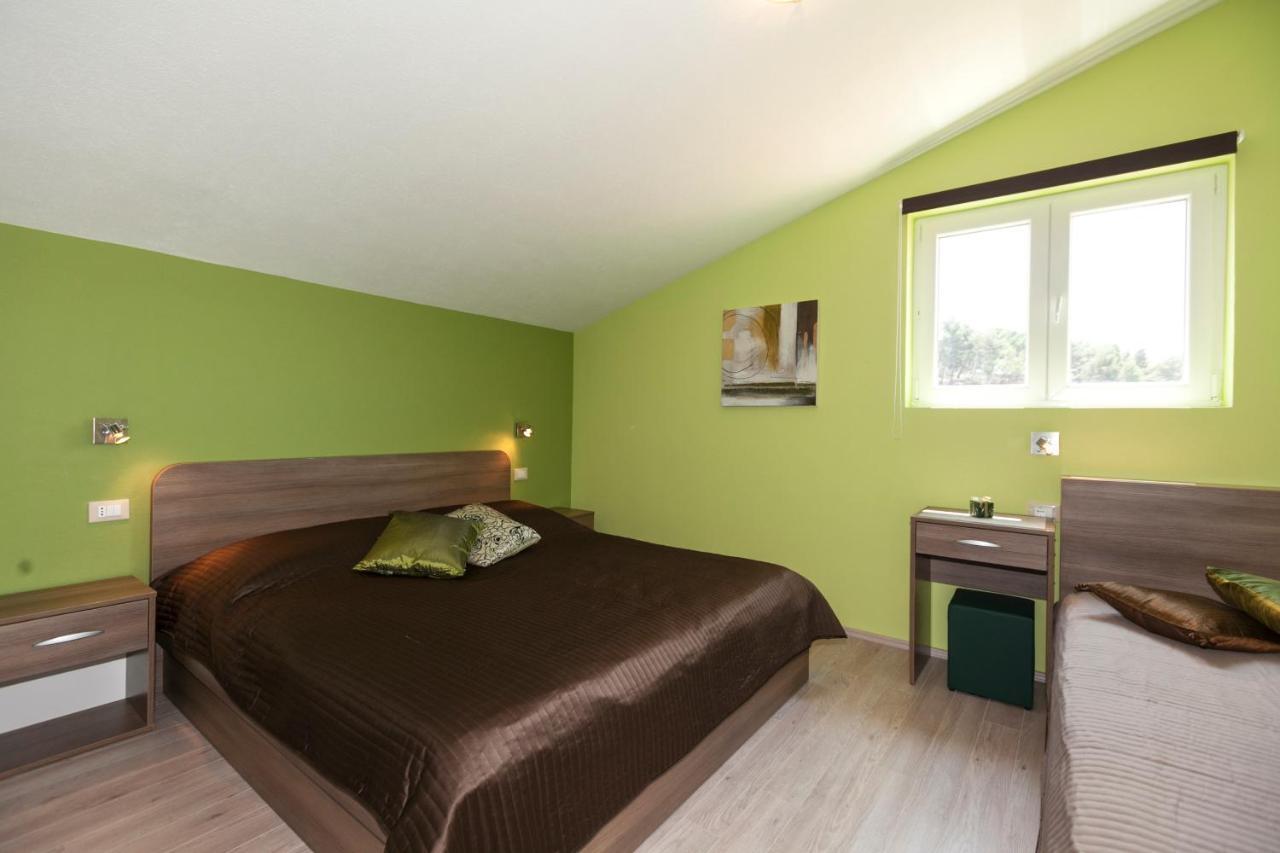 Apartmani Iva Tučepi エクステリア 写真