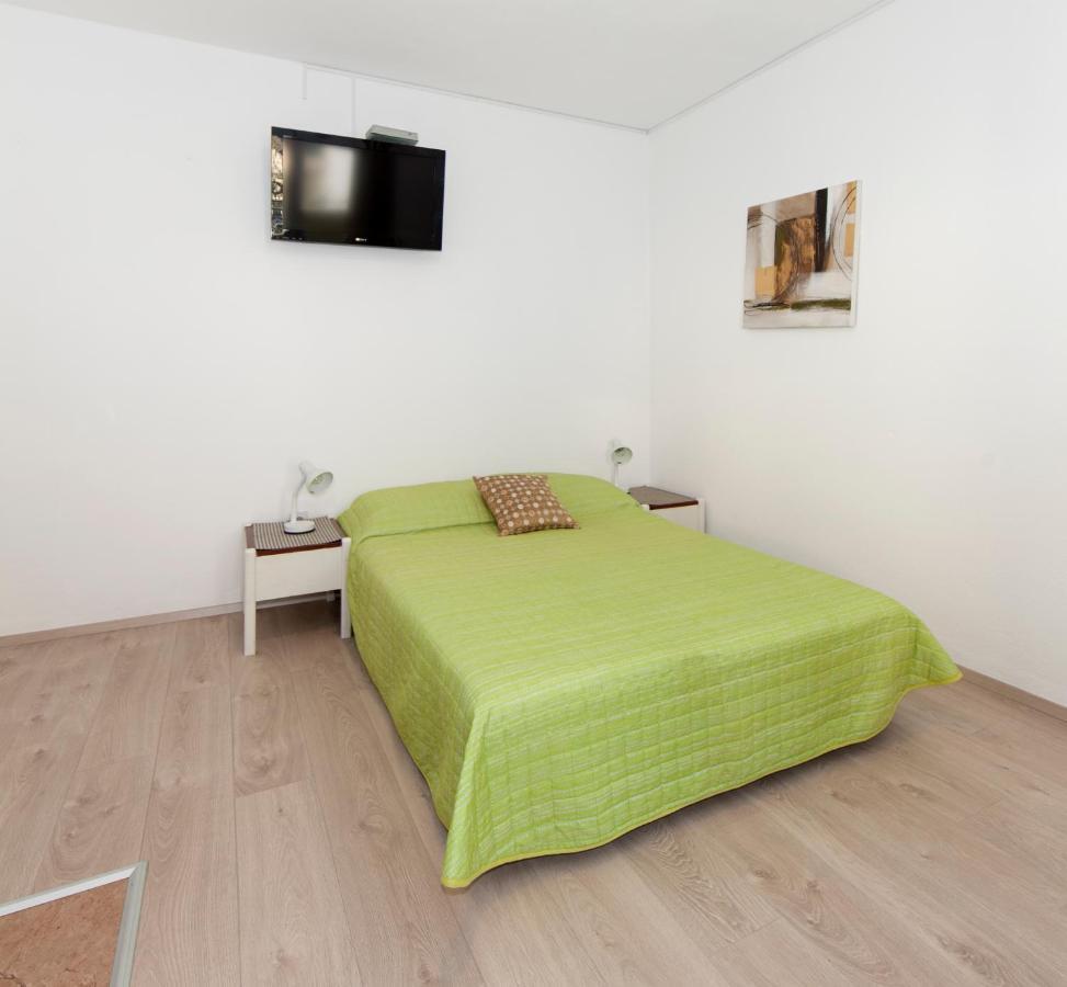 Apartmani Iva Tučepi エクステリア 写真