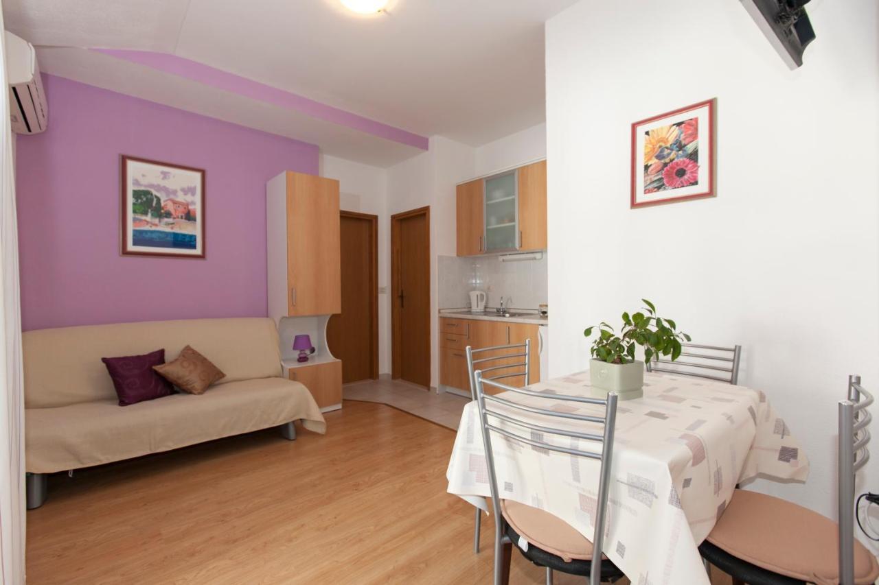 Apartmani Iva Tučepi エクステリア 写真