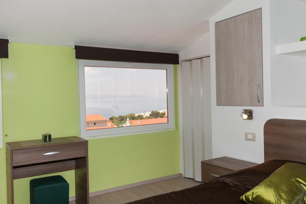 Apartmani Iva Tučepi エクステリア 写真
