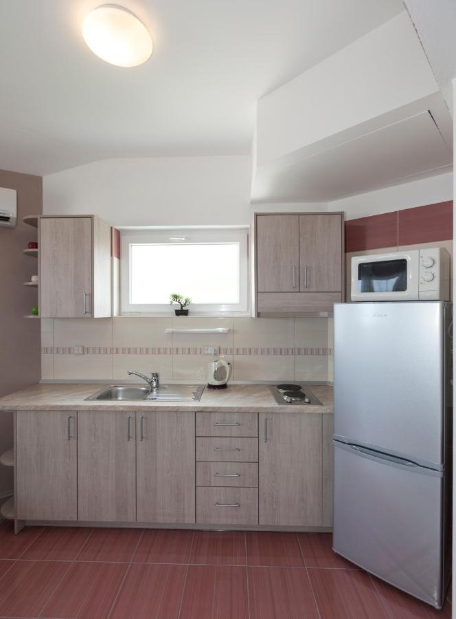 Apartmani Iva Tučepi エクステリア 写真