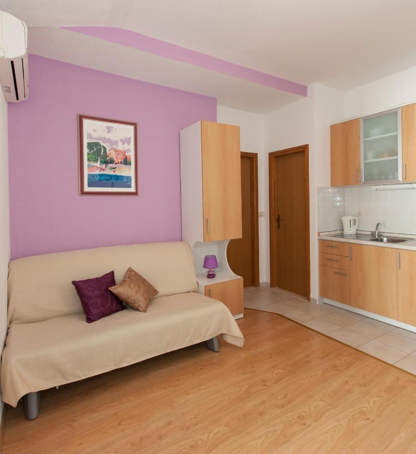 Apartmani Iva Tučepi エクステリア 写真