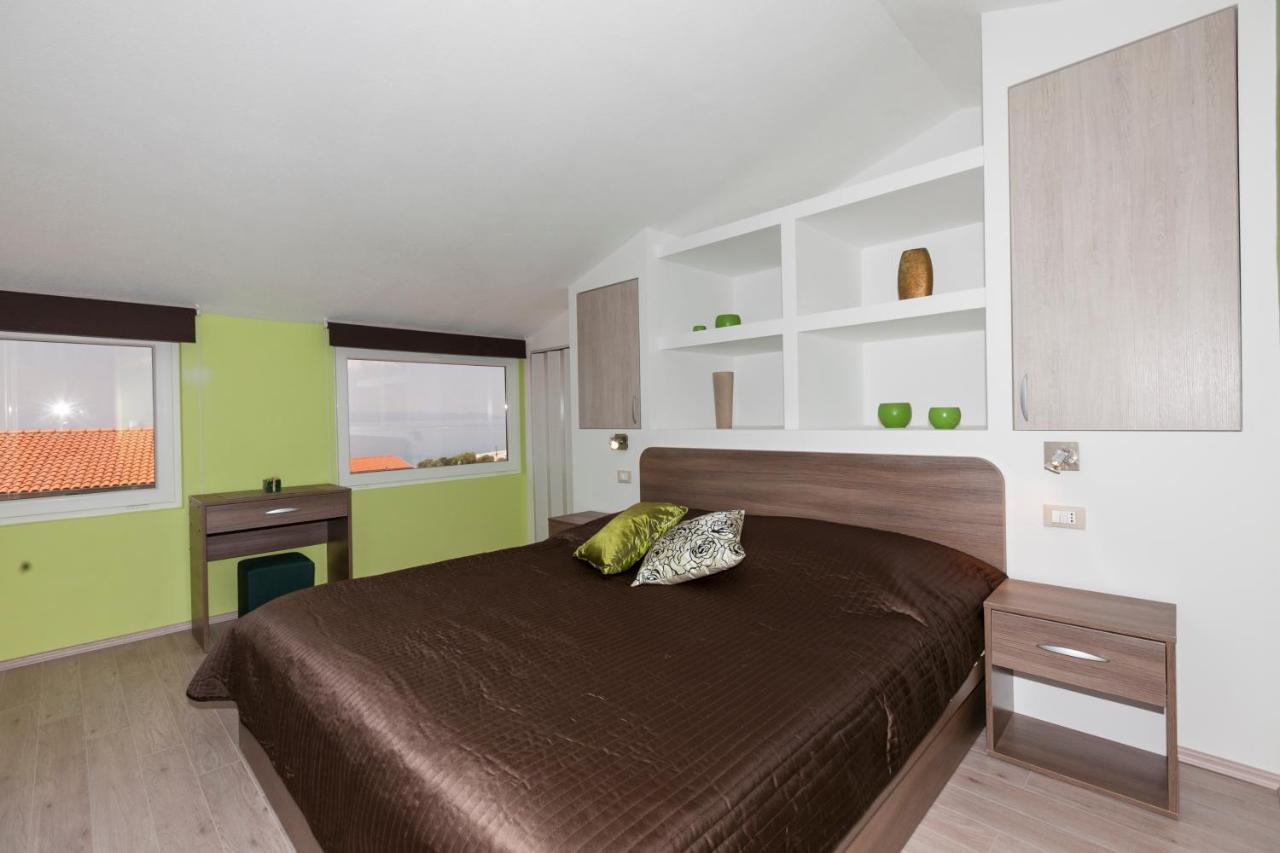 Apartmani Iva Tučepi エクステリア 写真