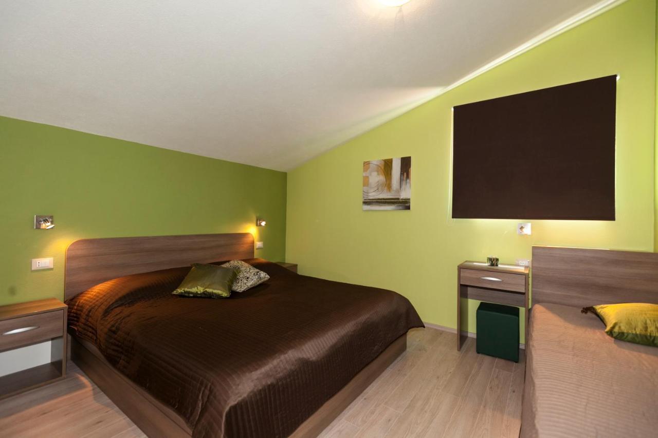 Apartmani Iva Tučepi エクステリア 写真
