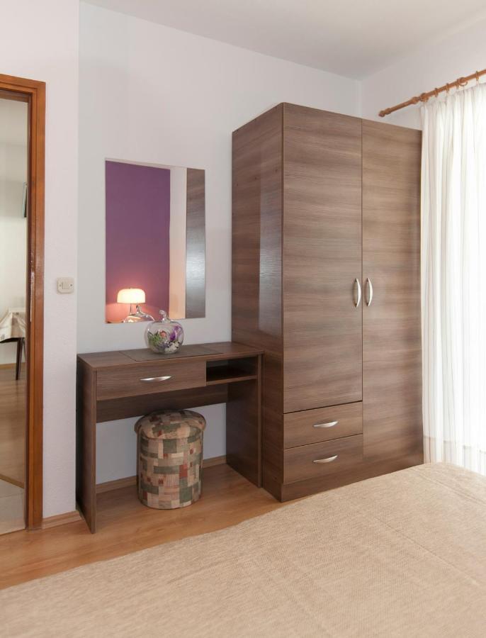 Apartmani Iva Tučepi エクステリア 写真