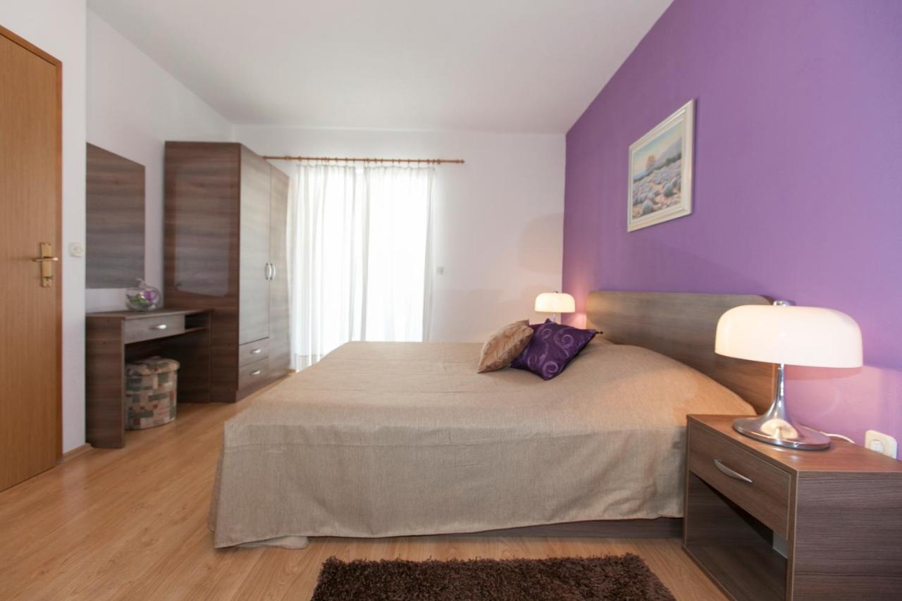 Apartmani Iva Tučepi エクステリア 写真