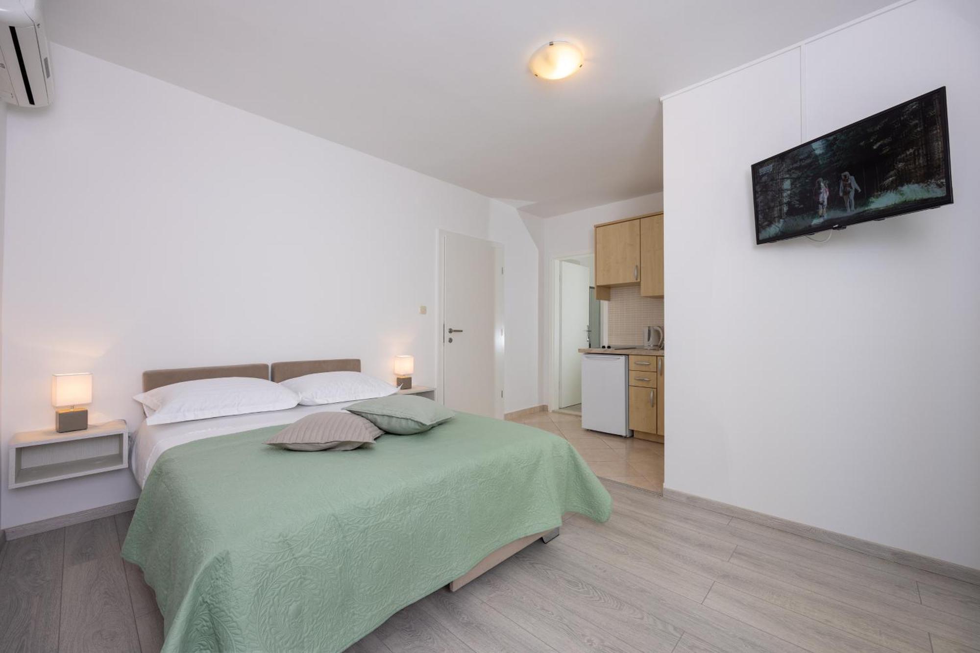 Apartmani Iva Tučepi エクステリア 写真