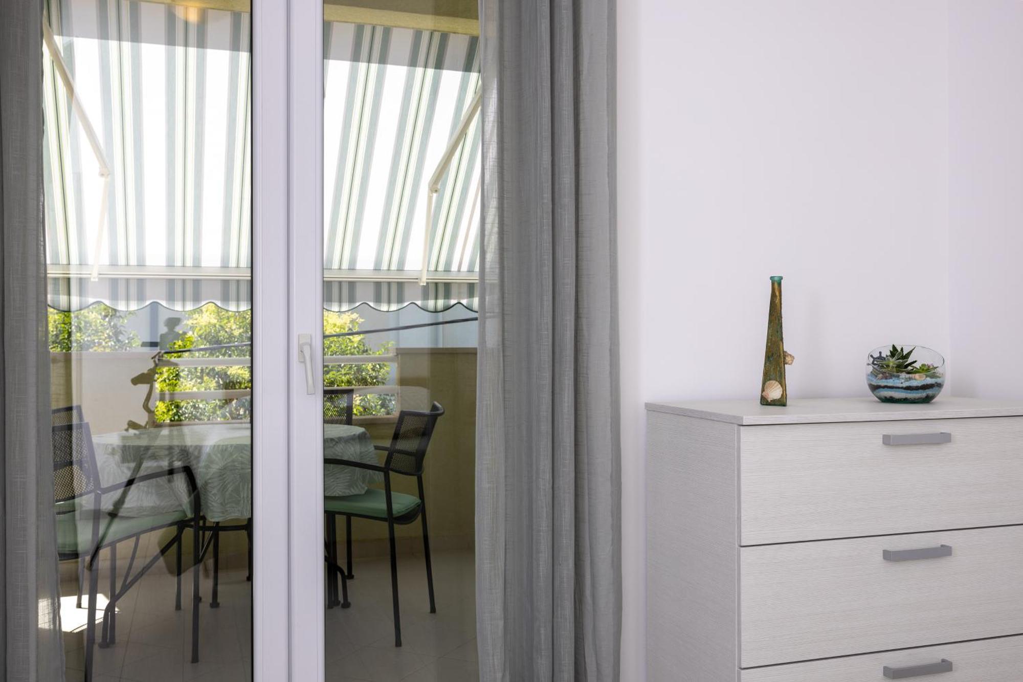 Apartmani Iva Tučepi エクステリア 写真