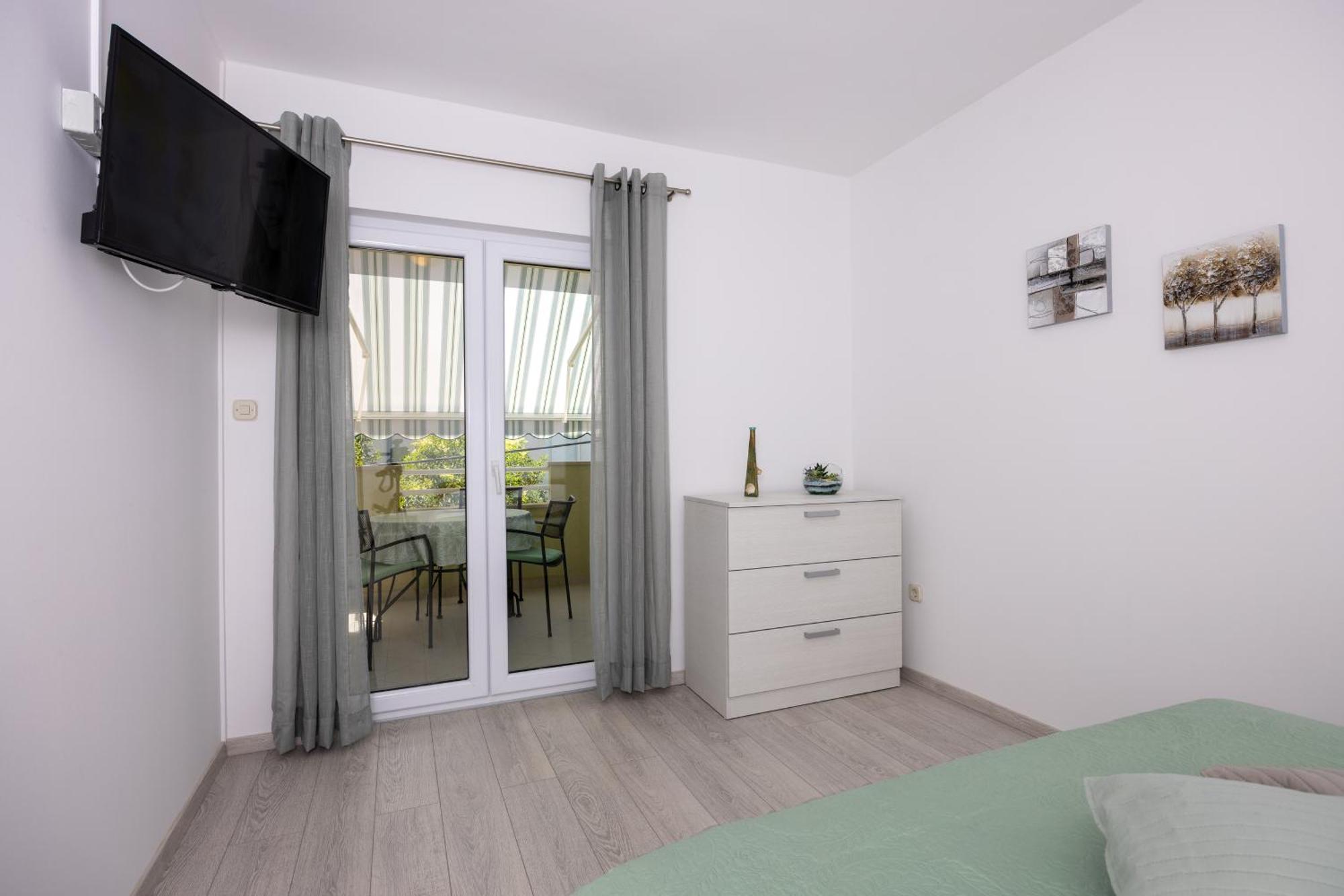 Apartmani Iva Tučepi エクステリア 写真